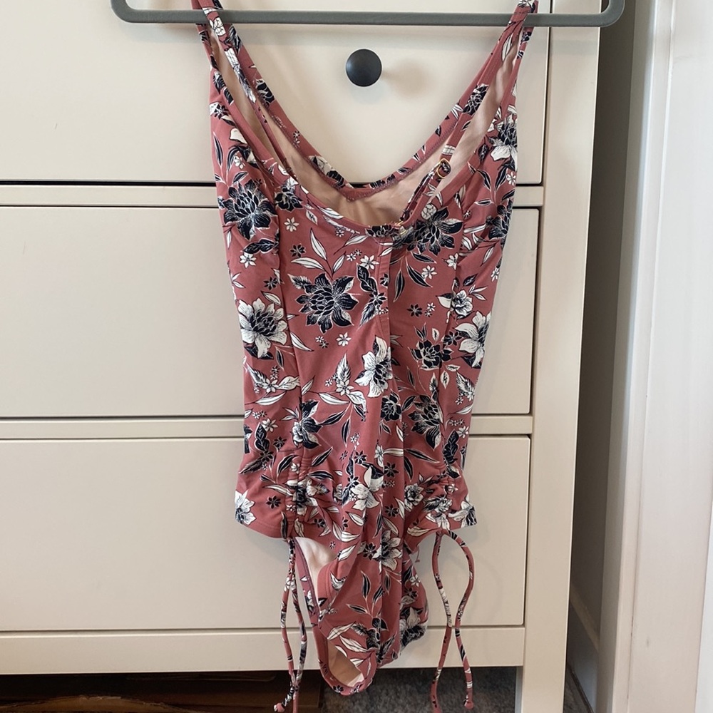 Kona Sol Criss Cross Back One Piece Bathing Suit - Picture 4 of 8
